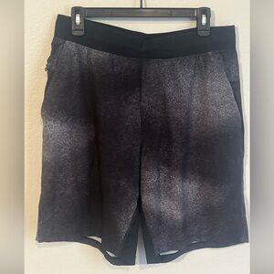 Lululemon Men’s T.H.E. Short 9" Linerless LM7AAWS Black/white Print Size L